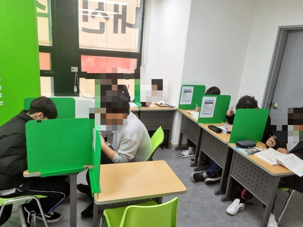 와와학습코칭학원 동춘점 학습 공간 1