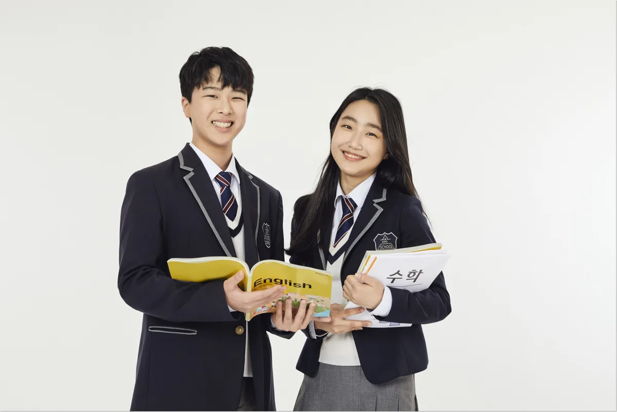 2학기 중간고사 계획, 학교 일정에서 거꾸로 과제 배치하기 본문 · 책을 든 두 학생