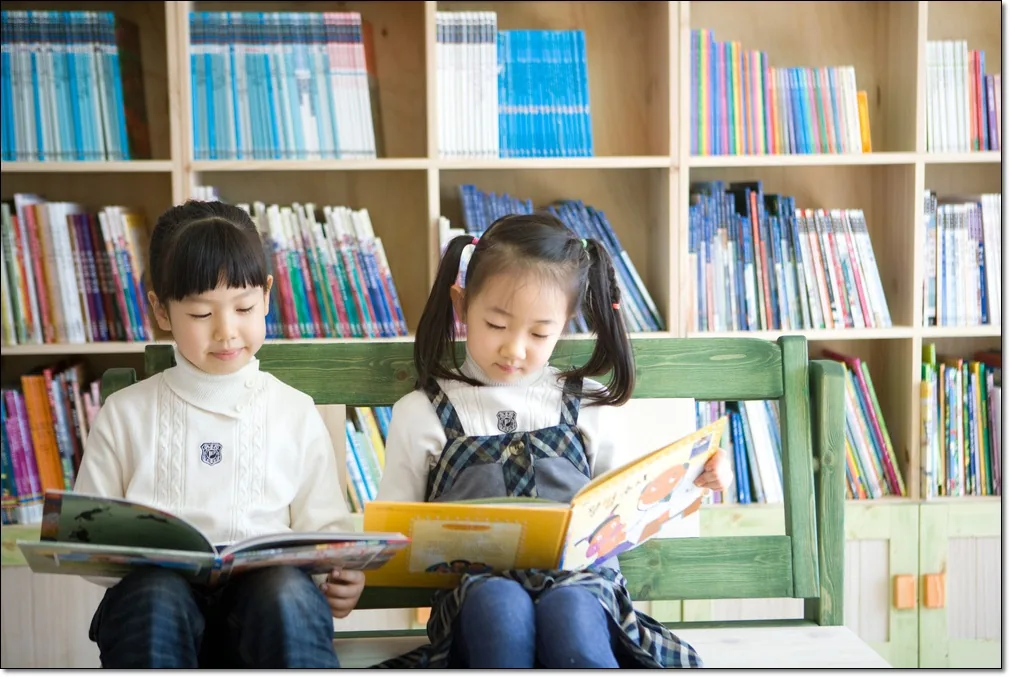 기말고사 전날, 오류 확인·핵심 설명·준비물 정리하기 본문 · 도서관에서 읽는 모습