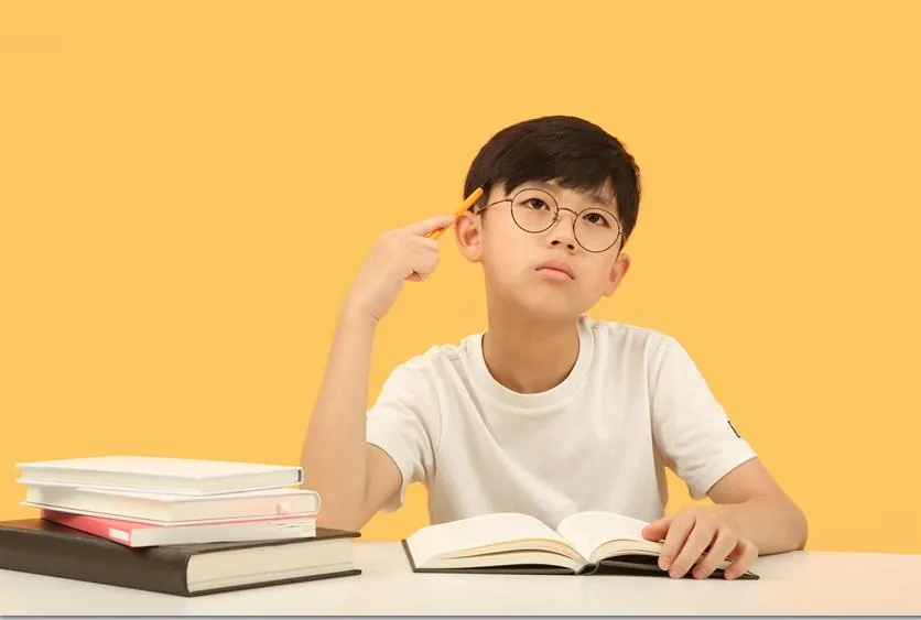 학습 플래너로 자기주도 습관 만들기, 기록에서 도움을 줄여가는 단계 본문 · 책 앞에서 생각하는 학생
